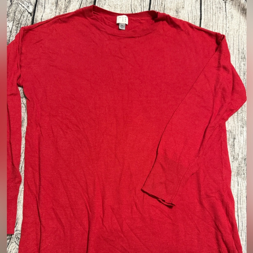 Beautiful soft lightweight long sweater. Size XL. Soft fabric, red color.